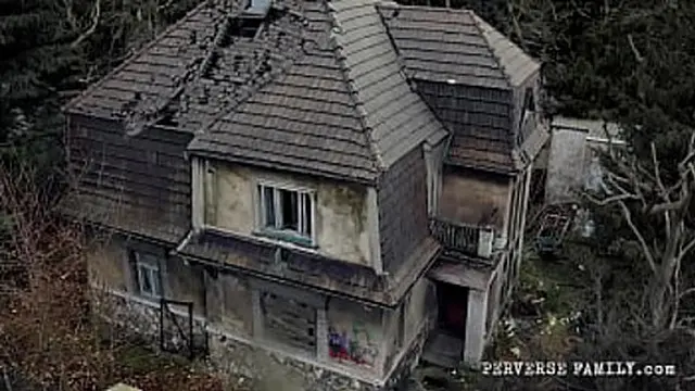 PERVERSE : Horny🥵  Members′ Extreme Piss Scenes!