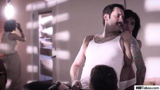 Principal experiences aReverse Group Blowjob